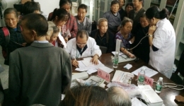 我院老科協(xié)專家赴溆浦黃茅園義診