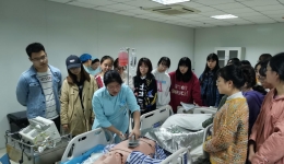 【巾幗擔(dān)當(dāng)在湖一】  盛放青春一展無(wú)限風(fēng)采 勇毅前行盡顯使命擔(dān)當(dāng)  ——醫(yī)院重癥醫(yī)學(xué)科護(hù)師夏文智側(cè)寫(xiě)
