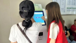 【卓越服務在湖一】“火紅馬甲”助力溫暖服務
