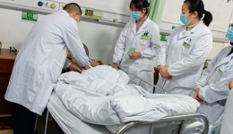 【卓越醫(yī)療在湖一】 微創(chuàng)解煩憂，腹腔鏡下橫結(jié)腸癌根治術(shù)助您腸道健康